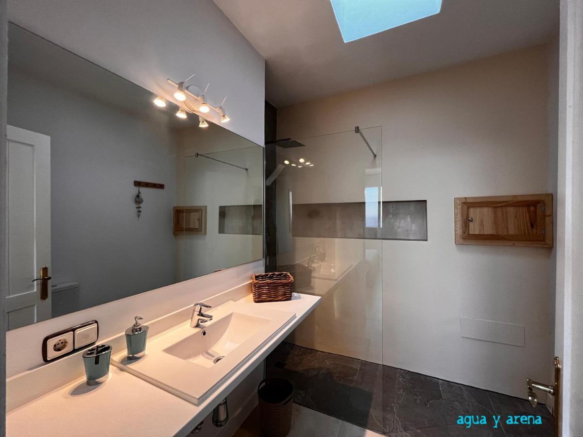 דירות Tías Casa Tie' Lanzarote Vista Mar - Piscina Relax - Adults Only מראה חיצוני תמונה