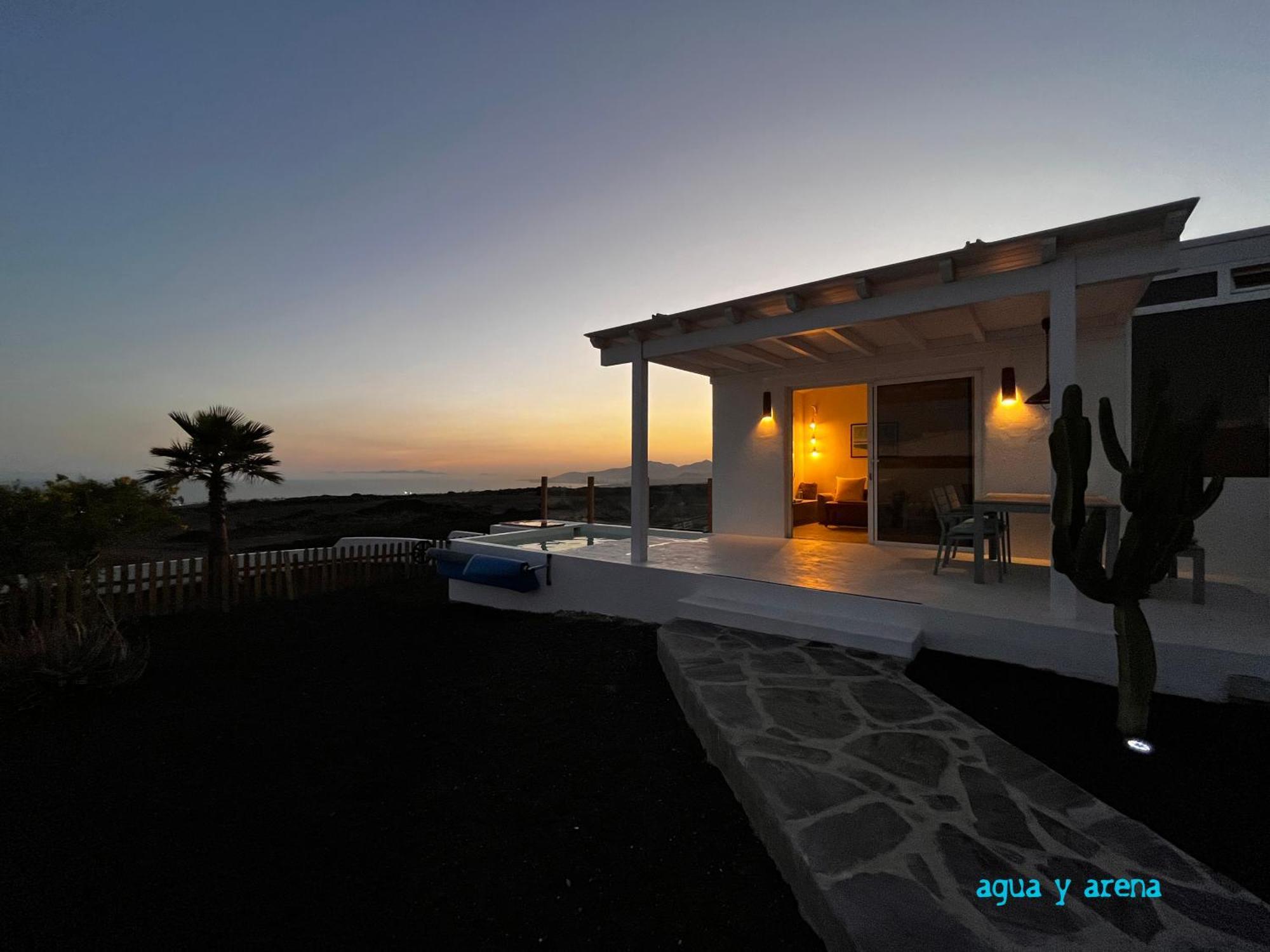 דירות Tías Casa Tie' Lanzarote Vista Mar - Piscina Relax - Adults Only מראה חיצוני תמונה